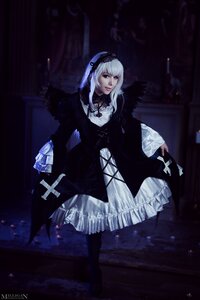 Rating: Safe Score: 0 Tags: 1girl black_legwear dress long_hair looking_at_viewer night solo standing suigintou User: admin