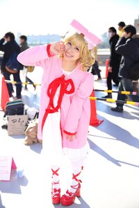 Rating: Safe Score: 0 Tags: blonde_hair blurry dress hinaichigo multiple_boys smile solo User: admin
