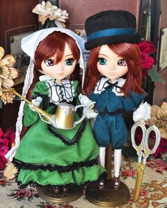 Rating: Safe Score: 0 Tags: 2girls blue_eyes brown_hair doll dress flower green_dress hat heterochromia long_hair multiple_dolls multiple_girls pantyhose siblings sisters smile souseiseki suiseiseki tagme top_hat twins white_legwear User: admin
