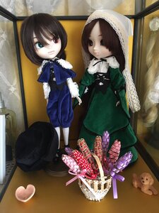 Rating: Safe Score: 0 Tags: 2girls blue_eyes brown_hair doll dress green_dress heterochromia long_hair multiple_dolls multiple_girls red_eyes souseiseki stuffed_animal suiseiseki tagme teddy_bear twins User: admin
