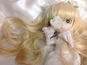 Rating: Safe Score: 0 Tags: 1girl blonde_hair doll dress eyelashes flower glasses gloves green_eyes kirakishou lips long_hair rose solo white_flower white_rose User: admin