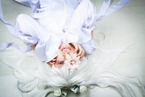 Rating: Safe Score: 0 Tags: 1girl flower kirakishou long_hair smile solo teeth white_flower white_hair white_rose User: admin