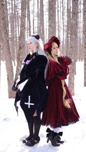 Rating: Safe Score: 0 Tags: 2girls back-to-back black_footwear blonde_hair bow dress gloves hat long_hair long_sleeves looking_at_viewer multiple_cosplay multiple_girls shoes silver_hair standing tagme umbrella User: admin