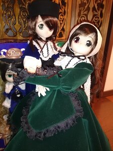 Rating: Safe Score: 0 Tags: 2girls bangs brown_hair doll dress frills green_dress hat heterochromia long_sleeves looking_at_viewer multiple_dolls multiple_girls red_eyes siblings sisters souseiseki standing suiseiseki tagme twins User: admin