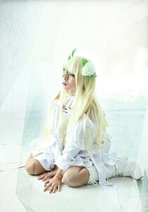 Rating: Safe Score: 0 Tags: 1girl bangs blonde_hair dress flower hair_flower hair_ornament kirakishou lips long_hair long_sleeves rain sitting solo wariza white_dress User: admin