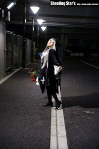 Rating: Safe Score: 0 Tags: 1girl bouquet flower rose solo standing suigintou white_hair User: admin