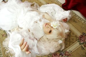 Rating: Safe Score: 0 Tags: 1girl bangs blonde_hair blue_eyes dress flower hair_ornament hands kirakishou lace lips nail_polish realistic rose solo white_dress white_flower white_hair white_rose User: admin