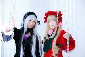 Rating: Safe Score: 0 Tags: 2girls 91076 bangs blonde_hair blue_eyes bonnet dress flower frills long_hair long_sleeves looking_at_viewer multiple_cosplay multiple_girls photo red_eyes rose shinku silver_hair sisters suigintou tagme upper_body User: admin