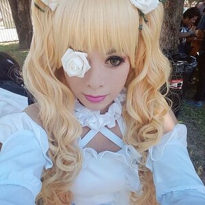 Rating: Safe Score: 0 Tags: 1girl artist_name bangs blonde_hair choker flower hat kirakishou lips long_hair looking_at_viewer rose solo traditional_media upper_body white_flower white_rose User: admin