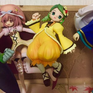 Rating: Safe Score: 0 Tags: 2girls doll dress frills green_eyes green_hair hat kanaria long_sleeves multiple_girls open_mouth pantyhose pink_hair short_hair sisters smile solo standing thighhighs white_legwear wide_sleeves yellow_dress User: admin
