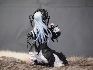 Rating: Safe Score: 0 Tags: 1girl black_dress doll dress gothic_lolita long_hair solo suigintou very_long_hair white_hair User: admin