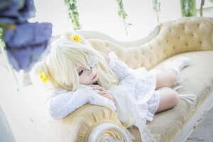 Rating: Safe Score: 0 Tags: 1girl blonde_hair blue_eyes blurry blurry_background blurry_foreground depth_of_field dress flower kagamine_rin kirakishou lace lips lying photo solo User: admin