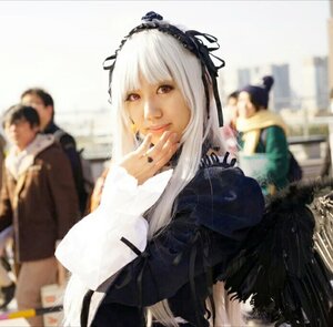 Rating: Safe Score: 0 Tags: 1girl 3d blurry blurry_foreground depth_of_field doll_joints dress gothic_lolita hairband joints lips long_hair long_sleeves looking_at_viewer photo red_eyes ribbon silver_hair solo suigintou wings User: admin
