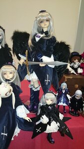 Rating: Safe Score: 0 Tags: 6+girls blonde_hair blue_eyes brown_hair doll dress hat long_hair multiple_girls short_hair silver_hair solo suigintou sword weapon wings User: admin