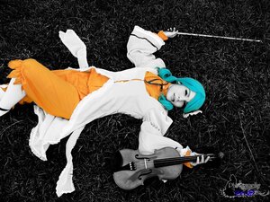 Rating: Safe Score: 0 Tags: aqua_hair black_background closed_eyes guitar headphones instrument kanaria long_hair music pale_skin solo violin User: admin