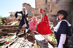 Rating: Safe Score: 0 Tags: 4girls blonde_hair boots hat long_hair multiple_cosplay multiple_girls short_hair standing tagme weapon User: admin