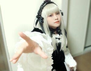 Rating: Safe Score: 0 Tags: 1girl 3d bangs blurry blurry_foreground closed_mouth depth_of_field dress frills gothic_lolita lips lolita_fashion long_hair long_sleeves looking_at_viewer photo realistic ribbon solo suigintou User: admin
