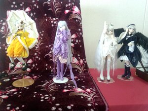 Rating: Safe Score: 0 Tags: 3girls blue_eyes boots doll dress flower frills long_hair multiple_dolls multiple_girls petals short_hair tagme umbrella very_long_hair white_hair wings User: admin