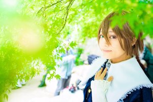 Rating: Safe Score: 0 Tags: 1boy apron blurry blurry_foreground brown_eyes brown_hair closed_mouth depth_of_field long_sleeves smile solo souseiseki upper_body User: admin