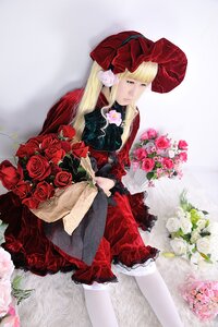 Rating: Safe Score: 0 Tags: 1girl blonde_hair blue_eyes bouquet dress flower hat lips long_hair rose shinku solo white_flower white_rose User: admin