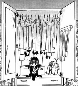 Rating: Safe Score: 0 Tags: 1girl greyscale hair_ornament image monochrome sitting solo suigintou User: admin