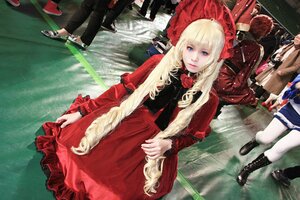Rating: Safe Score: 0 Tags: blonde_hair blue_eyes dress frills hat long_hair long_sleeves multiple_boys multiple_girls red_dress shinku shorts solo solo_focus standing User: admin