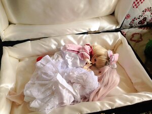 Rating: Safe Score: 0 Tags: 1girl blonde_hair blood bow doll dress frills long_hair multiple_dolls tagme User: admin