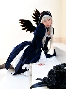 Rating: Safe Score: 0 Tags: 1girl black_dress black_wings dress feathers flower frills long_hair long_sleeves looking_at_viewer rose silver_hair solo standing suigintou white_hair wings User: admin