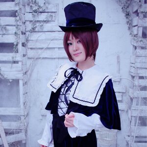 Rating: Safe Score: 0 Tags: 1girl brown_hair building dress hat lolita_fashion long_sleeves outdoors ribbon short_hair solo souseiseki top_hat User: admin