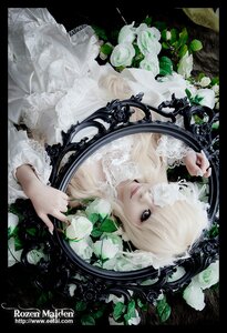 Rating: Safe Score: 0 Tags: 1girl black_border blonde_hair blue_eyes dress flower kirakishou lace letterboxed lips lolita_fashion pillarboxed rose solo white_dress white_flower white_rose User: admin