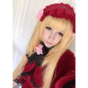 Rating: Safe Score: 0 Tags: 1girl bangs blonde_hair blunt_bangs bow closed_mouth flower lips long_hair looking_at_viewer shinku smile solo upper_body User: admin