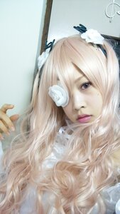 Rating: Safe Score: 0 Tags: 1girl blonde_hair blue_eyes flower hair_flower hair_ornament kirakishou lips lipstick long_hair makeup nail_polish realistic solo User: admin
