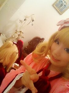 Rating: Safe Score: 0 Tags: 1girl alice_margatroid blonde_hair hat hinaichigo shanghai_doll smile solo User: admin