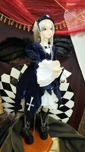 Rating: Safe Score: 0 Tags: 1girl argyle argyle_background argyle_legwear blonde_hair board_game boots checkered checkered_background checkered_floor chess_piece curtains doll flag floor long_hair perspective rose solo suigintou tile_floor tiles vanishing_point wings User: admin