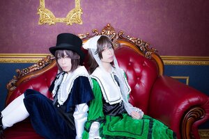 Rating: Safe Score: 0 Tags: 2boys blue_eyes brown_hair couch hat heterochromia looking_at_viewer multiple_boys multiple_cosplay pants red_eyes sitting tagme User: admin
