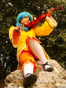 Rating: Safe Score: 0 Tags: 1girl 3d blue_hair kanaria sandals shoes solo weapon User: admin