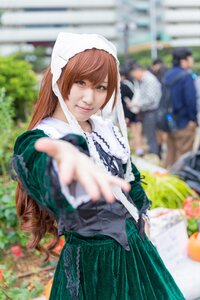 Rating: Safe Score: 0 Tags: 1girl 3d blurry blurry_background blurry_foreground brown_hair depth_of_field foreshortening head_scarf heterochromia long_hair looking_at_viewer motion_blur outstretched_arm photo reaching_out smile solo suiseiseki User: admin