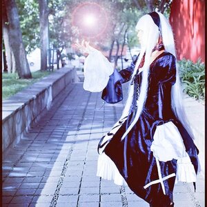 Rating: Safe Score: 0 Tags: no_humans solo suigintou tree User: admin