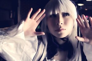 Rating: Safe Score: 0 Tags: 1girl bangs black_eyes closed_mouth looking_at_viewer smile solo suigintou User: admin