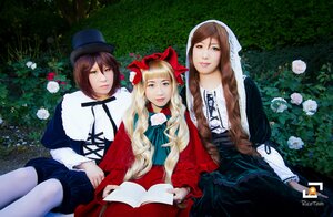 Rating: Safe Score: 0 Tags: 3girls blonde_hair blue_eyes book bow brown_hair dress flower green_eyes hat lips long_hair multiple_cosplay multiple_girls open_book ribbon rose short_hair sitting souseiseki tagme User: admin
