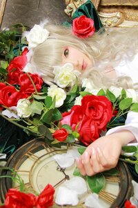 Rating: Safe Score: 0 Tags: 1girl blonde_hair blurry bouquet depth_of_field flower kirakishou lips long_hair plant red_flower red_rose rose solo thorns white_flower white_rose User: admin