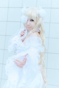 Rating: Safe Score: 0 Tags: 1girl blonde_hair blurry blurry_foreground chain-link_fence depth_of_field fence kirakishou long_hair looking_at_viewer motion_blur photo smile solo tile_floor tile_wall tiles User: admin