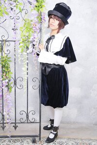Rating: Safe Score: 0 Tags: 1girl black_footwear brown_hair flower hat long_sleeves shoes solo souseiseki standing top_hat white_legwear User: admin