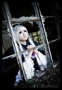 Rating: Safe Score: 0 Tags: 1girl japanese_clothes long_hair red_eyes solo suigintou sword weapon white_hair wide_sleeves User: admin