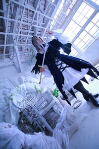 Rating: Safe Score: 0 Tags: 1girl black_hair dress gloves indoors long_hair snow solo standing suigintou window User: admin