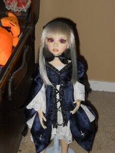 Rating: Safe Score: 0 Tags: 1girl doll dress halloween jack-o'-lantern lace lips lolita_fashion long_hair pumpkin purple_eyes solo suigintou white_hair User: admin