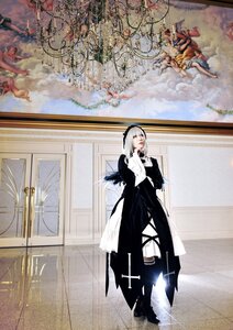 Rating: Safe Score: 0 Tags: black_dress dress gloves silver_hair solo standing suigintou white_hair User: admin