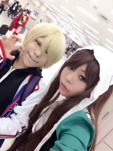 Rating: Safe Score: 0 Tags: blonde_hair blue_eyes brown_hair hat heterochromia hood long_hair looking_at_viewer multiple_boys multiple_girls photo red_eyes smile solo suiseiseki User: admin