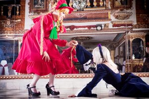 Rating: Safe Score: 0 Tags: 1boy blonde_hair boots dress hair_ornament high_heels indoors japanese_clothes multiple_boys multiple_cosplay multiple_girls sitting tagme User: admin