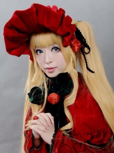 Rating: Safe Score: 0 Tags: 1girl bangs blonde_hair blue_eyes bonnet closed_mouth flower grey_background hat lips long_hair looking_at_viewer rose shinku simple_background solo traditional_media upper_body User: admin